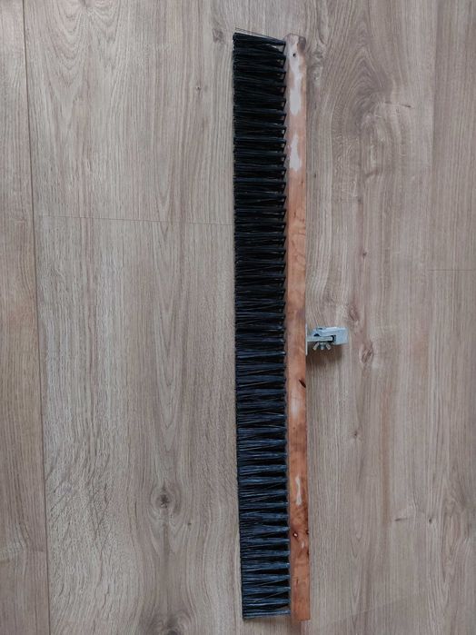 Магнезиева маламашка и четка за ресане на бетон