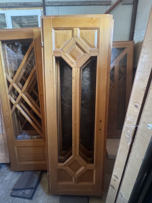 Usi Lemn prelucrate CNC Tratate