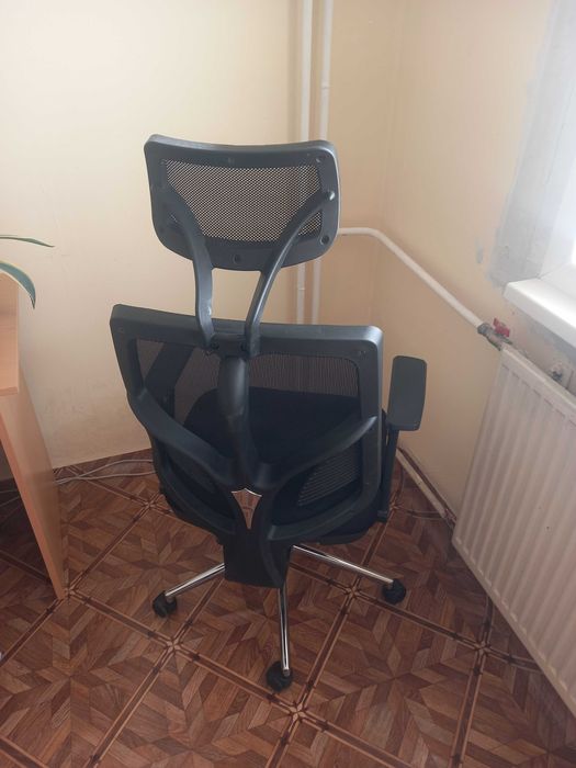 Офис стол с колелца