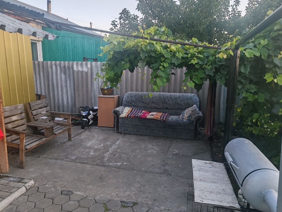 Продам дом на 2 хозяина, в хорошем районе
