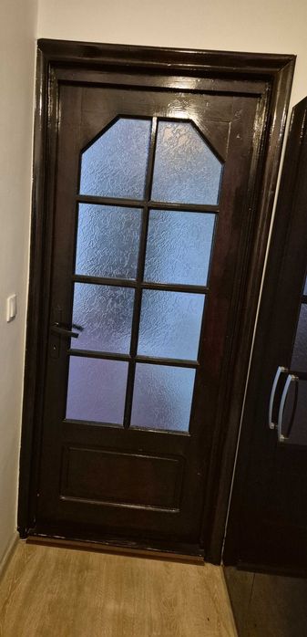 Usi de interior din lemn