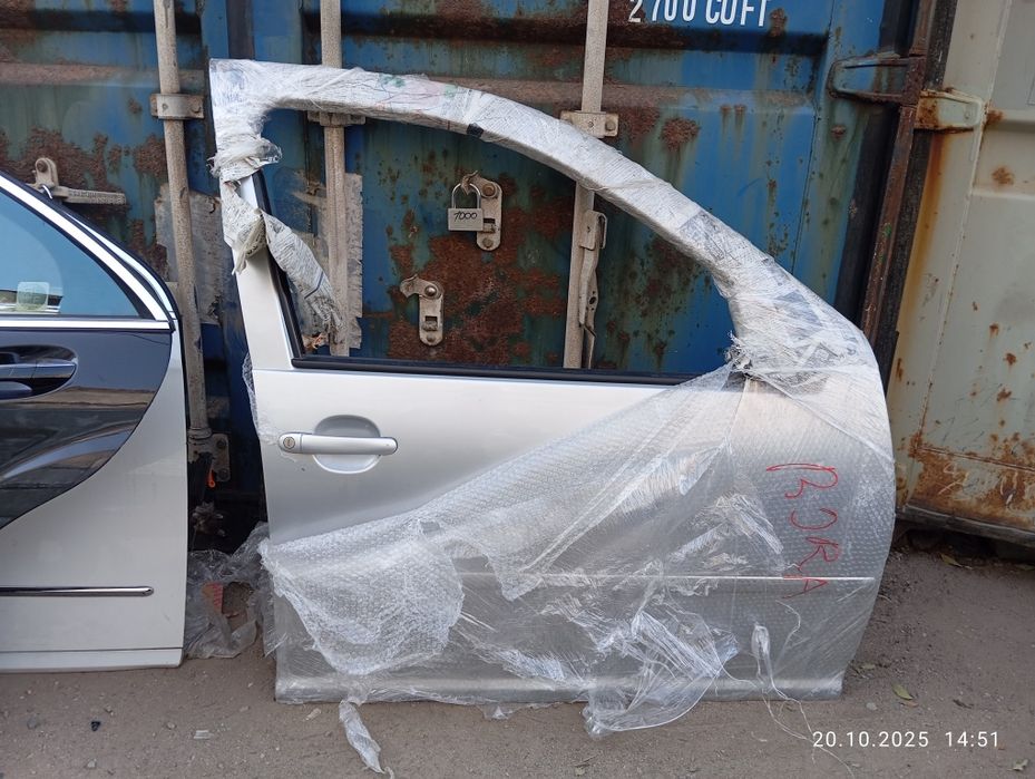 Передняя дверь Volkswagen Bora