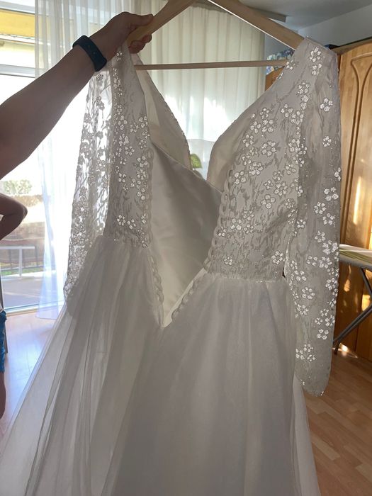 Vând rochie de mireasă