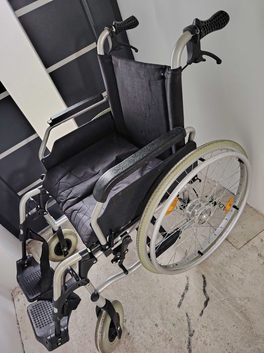 Căruț pentru persoane cu dezabiltati