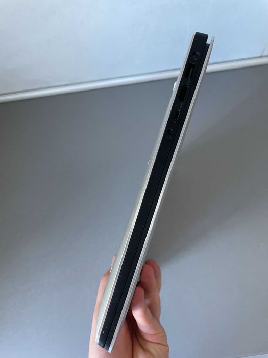 Laptop dell XPS 9570 /i5 8300H -8Gb RAM  /ssd 256 Nvm /GTX 1050 4gb