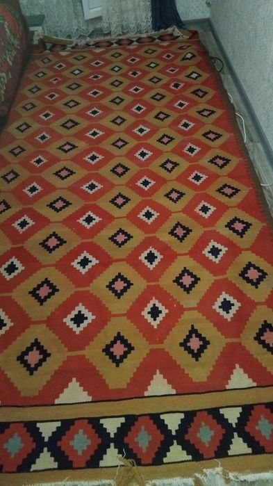 Винтажный ковёр.