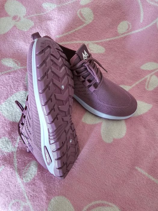 Сетчатые кроссовки 41 размер