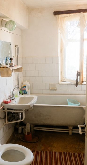 Vand apartament 3 camere central str Dumitru Furtuna