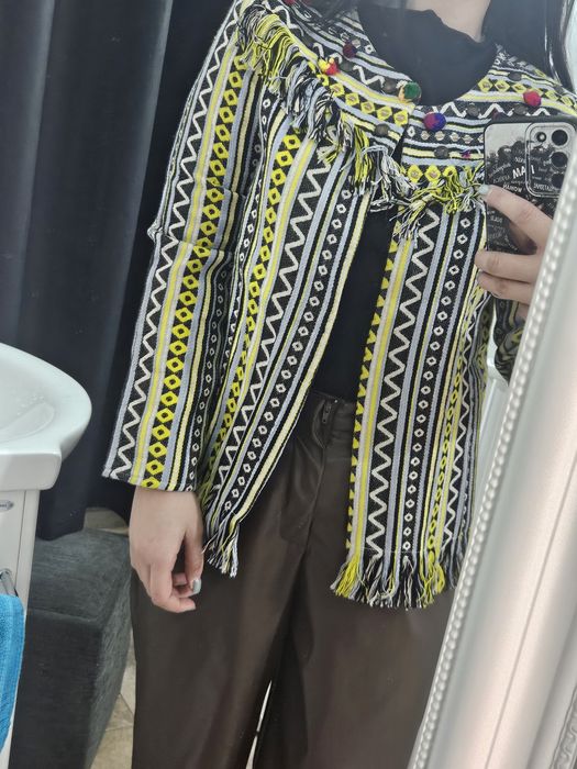 Jacheta nouă cu etichetă