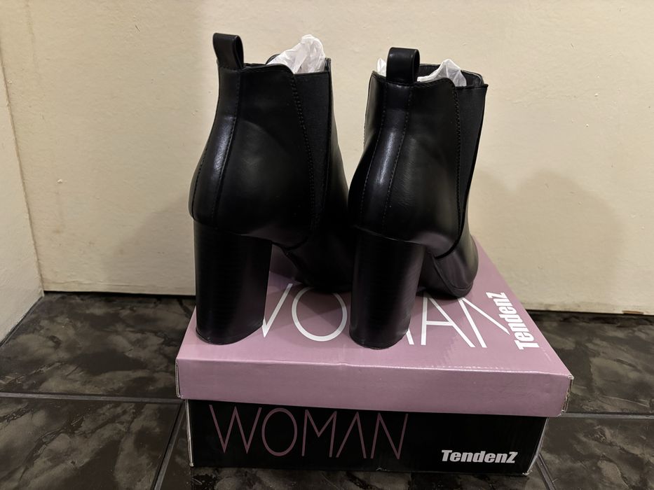 Дамски боти- черни