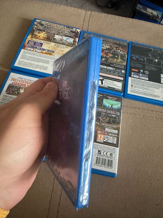 6 игри за PS Vita комплект, Blazblue/DBZ/Soul Sacrifce/Batman/Dragons Crown и Sense Cyberpunk story