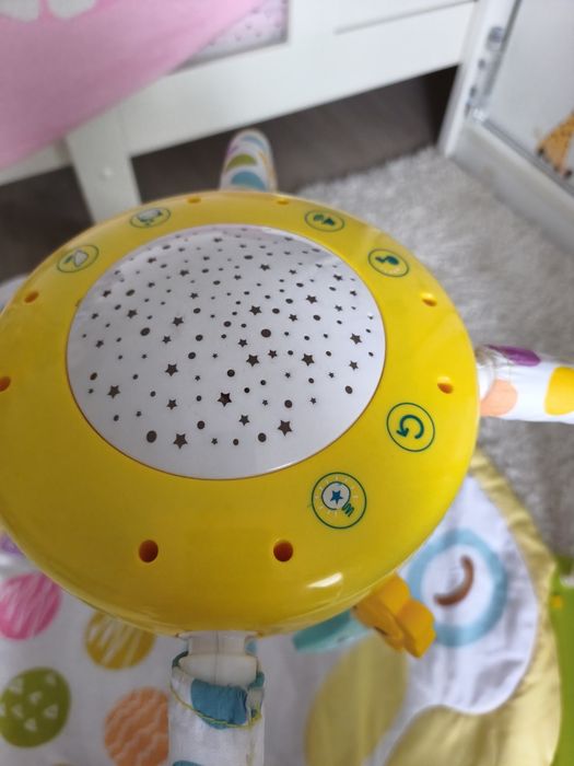 Saltea de activități cu carusel