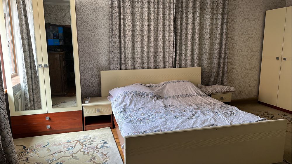 Продам спальный гарнитур