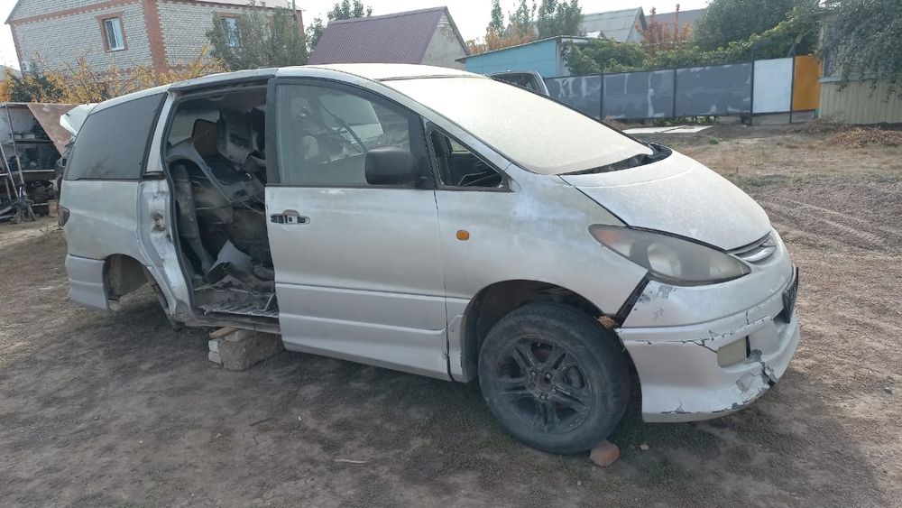 Тойота эстима 2001 год