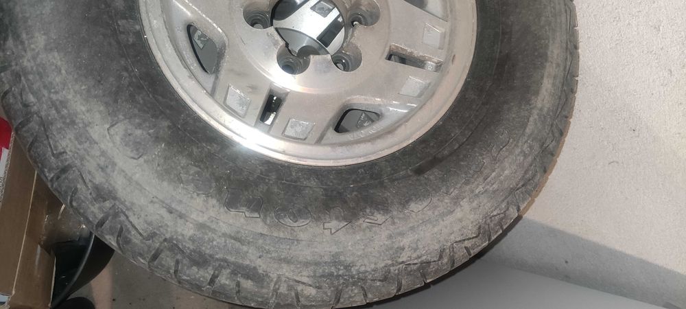 Гуми за джип с джанти Firestone 265/70/15