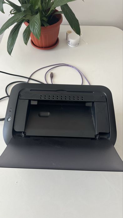 принтер canon lbp 6030 / хорошее состояние 10/10