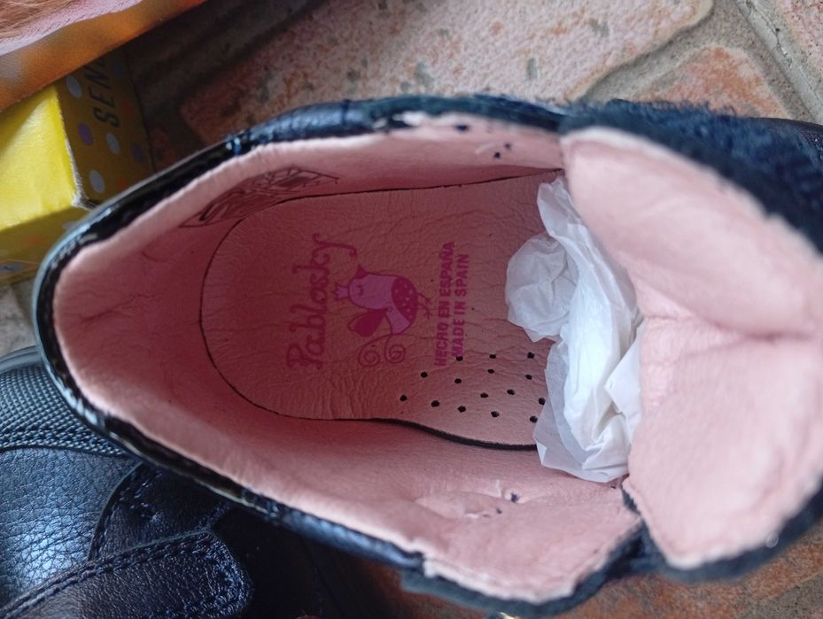 Детски обувки испански нови