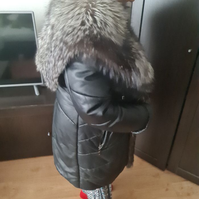 Продам женскую куртку