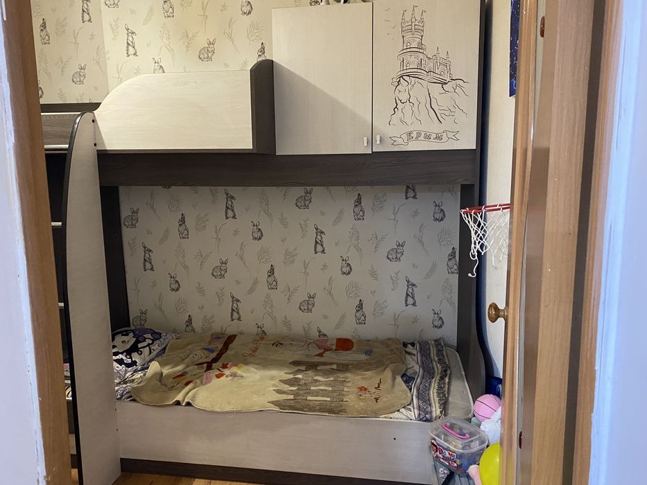 Двухъярусная кровать