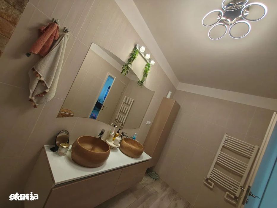 Duplex de vanzare de 140mp , teren 365mp zona : Floresti Narciselor