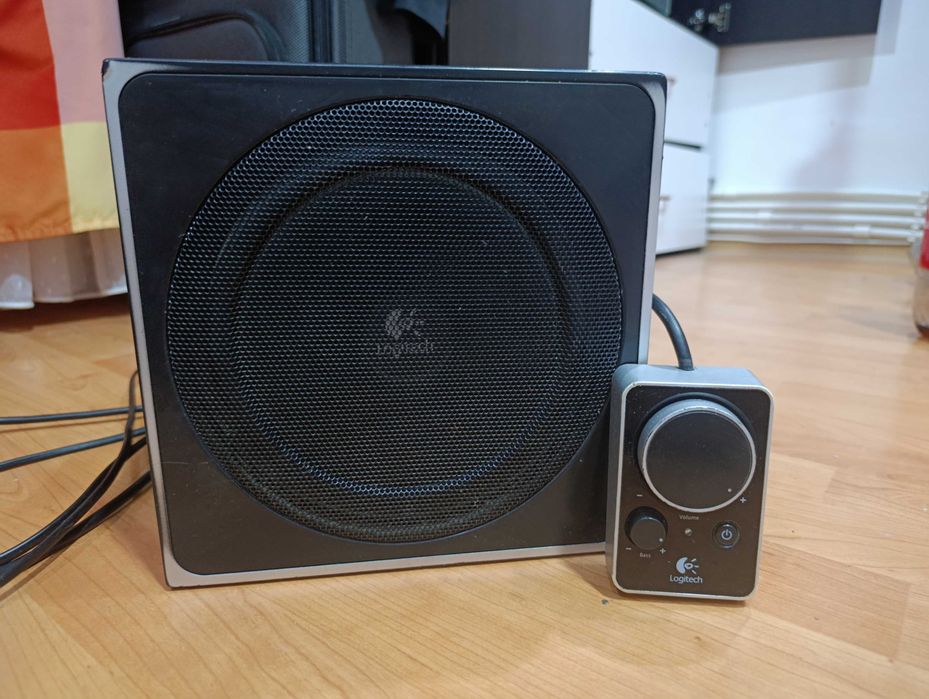 Subwoofer Logitech Z4