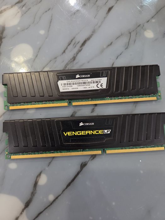 RAM -памет DDR 3  2×4 GB