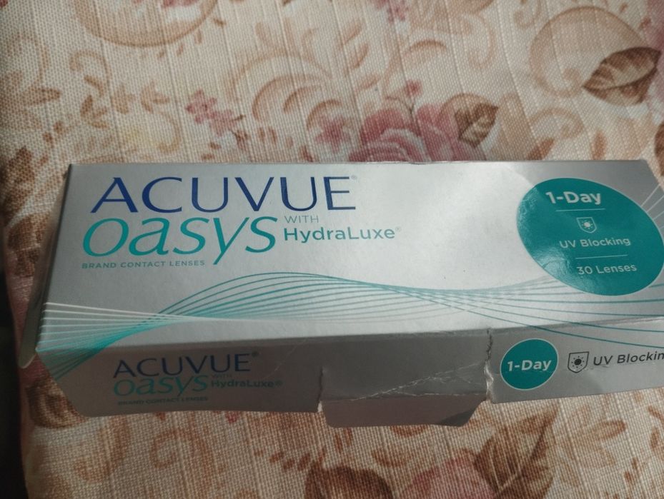 Продам контактные линзы