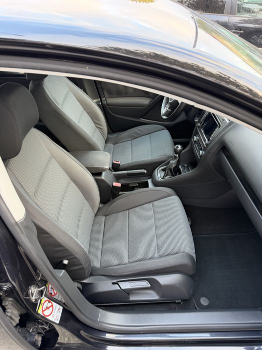 Volkswagen Golf VI 1.6MPI