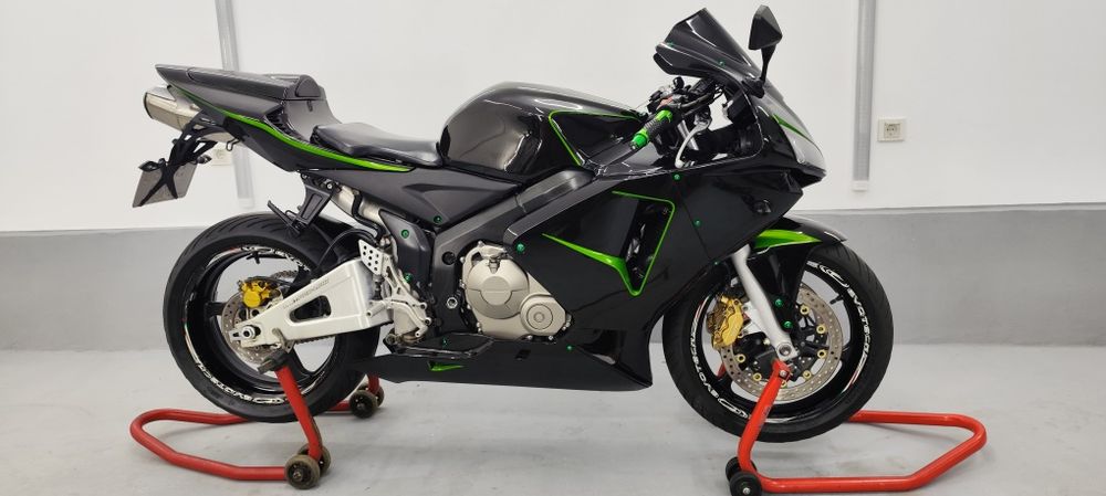 Honda CBR 600RR -pc37