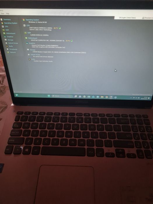 Laptop Dell și Lenovo și Asus