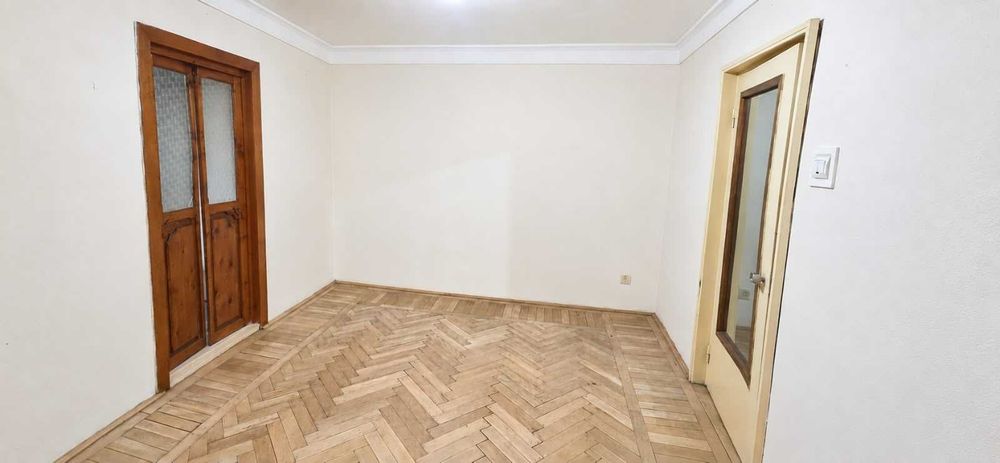 Apartament 3 camere, 55 mp, etaj 3 – Micro 40, Galați – 60.000 € negociabil