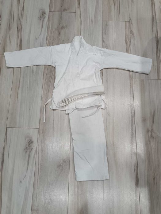 Костюм для каратэ на Левом берегу