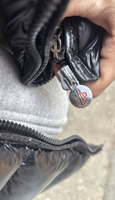 Geaca Moncler de vanzare