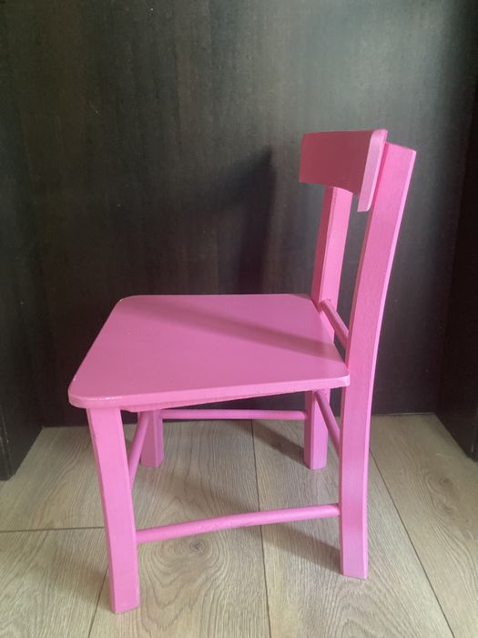 Детски дървени столчета в розово