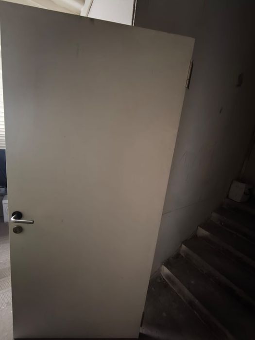 продается дверь в отличном состоянии