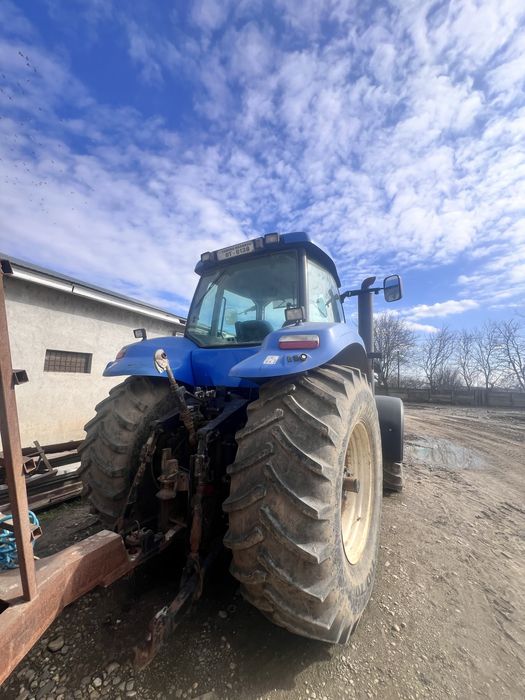 Tractor New Holland T8040