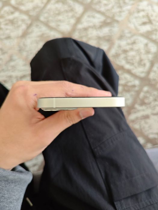 iPhone 13 / 128g / белый