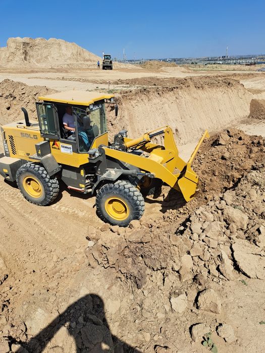 Услуга погрузчика малютка экскаватор145