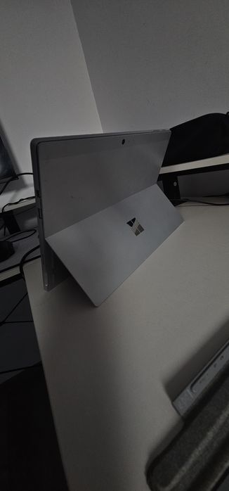 Laptop surface pro 4