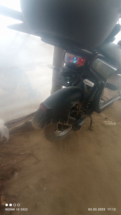 Скутер сотилади.