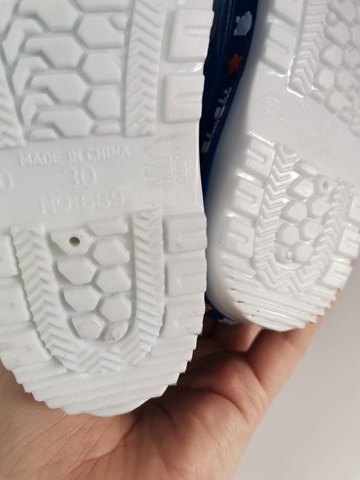 Продам детский весенний обувь