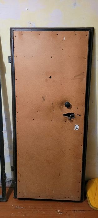 Дверь входная железная