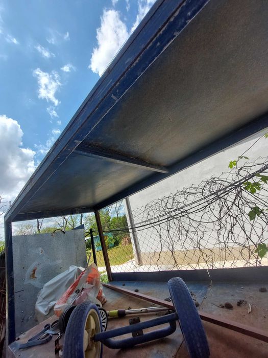 Продавам метални стелажи височина-180, дълбочина-92 , дължина 292