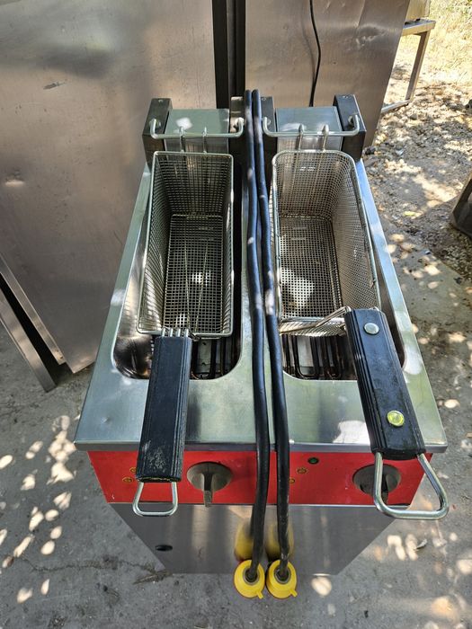 Фритюрник на база професионален на ток трифазен 2х12 литра втора употр