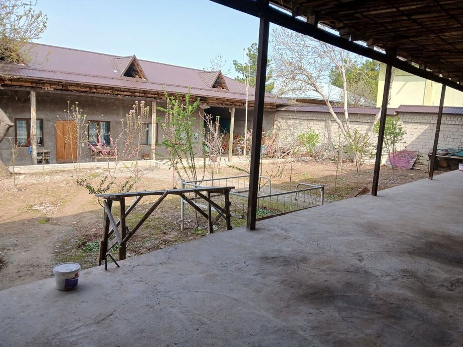 Сотилади участка 6 сотхли  учкахрамон парвозда