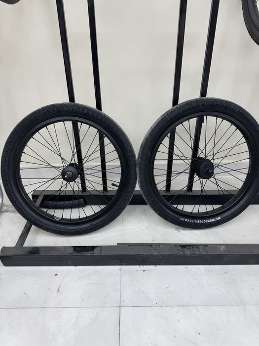 Колеса на велосипед.