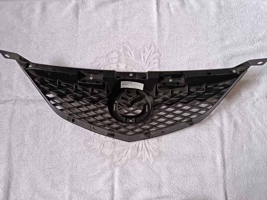 Решетка радиатора MAZDA 6.