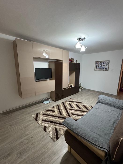 Inchiriere apartament 2 camere cu loc de parcare
