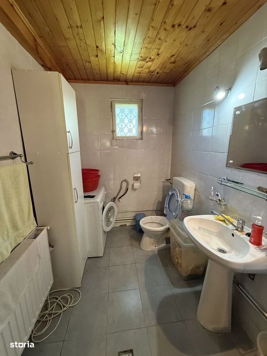 Casă parter+mansarda 100mp + beci, cu teren intravilan 1400 mp
