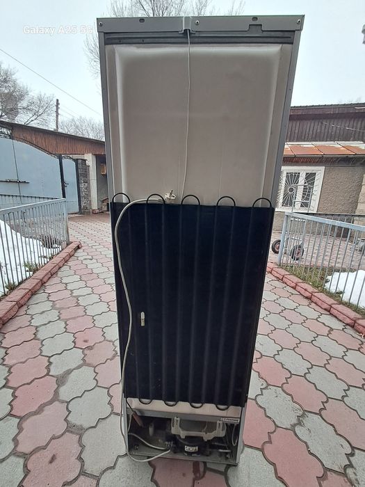 Продам холодильник ARISTON